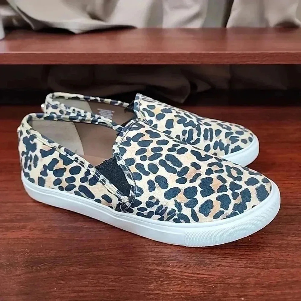 Steve Madden Cheetah Print Slip on sneakers. Size 8 - Picture 7 of 12
